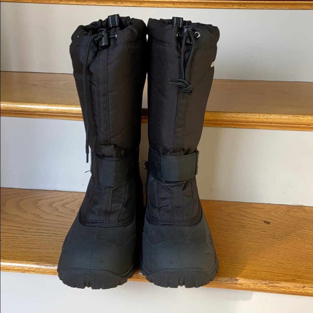 Men’s size 10 Kamik winter boots